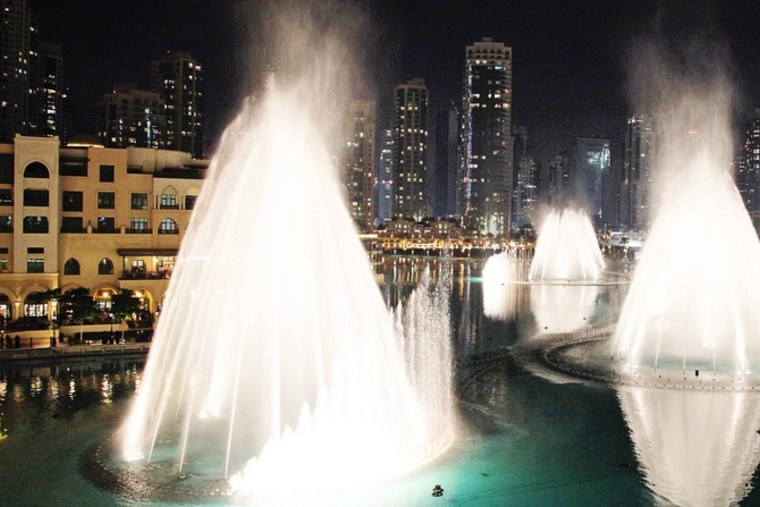 With 6,600 lights, 25 projectors and nearly 1,500 individual fountains, the Dubai Fountain on the 30-acre Burj Dubai Lake amounts to the largest synchronized music and light show in the world.